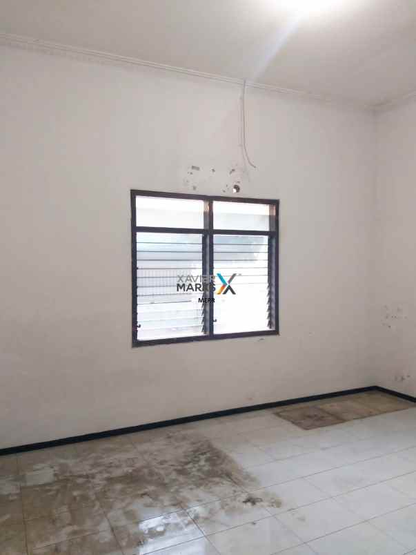 dijual rumah hitung tanah di manyar jaya best lokasi