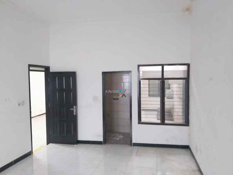 dijual rumah hitung tanah di manyar jaya best lokasi