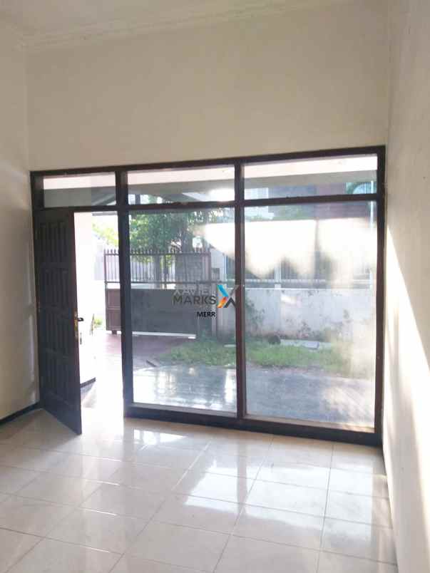 dijual rumah hitung tanah di manyar jaya best lokasi
