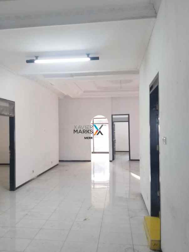 dijual rumah hitung tanah di manyar jaya best lokasi