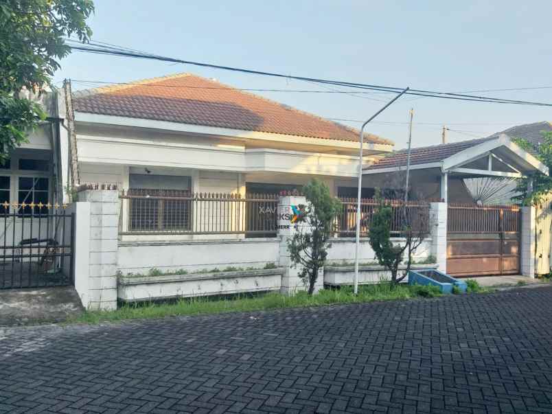 dijual rumah hitung tanah di manyar jaya best lokasi