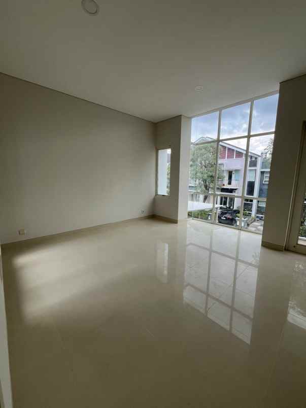 dijual rumah imperial golf pakuwon indah