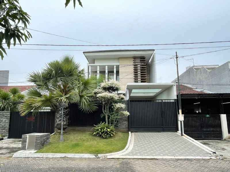 dijual rumah jajar tunggal utara