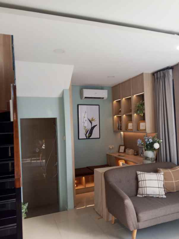 dijual rumah jalan boulavard cikarang