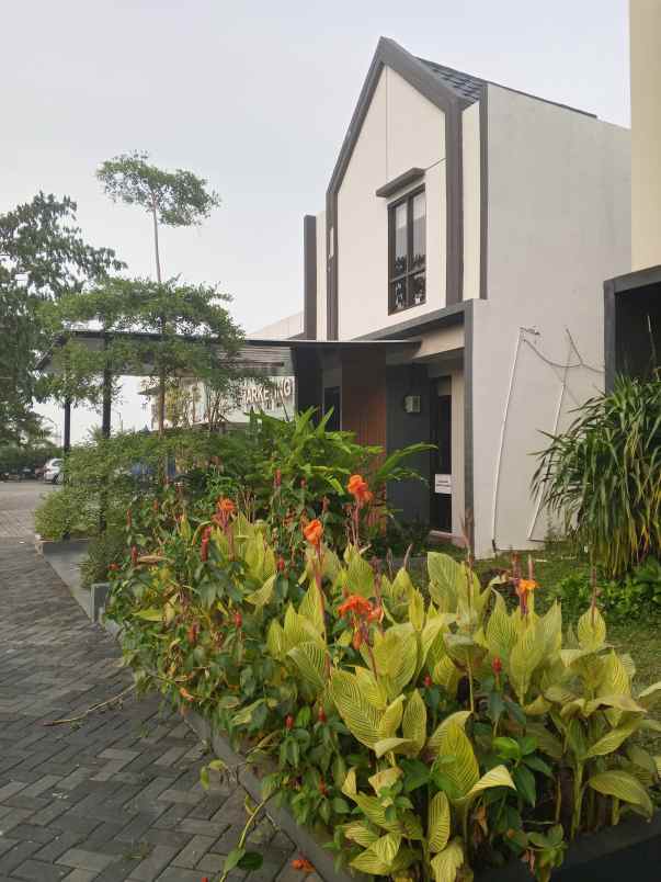 dijual rumah jalan boulavard cikarang