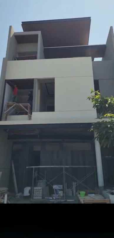 dijual rumah jalan crystal golf citraland