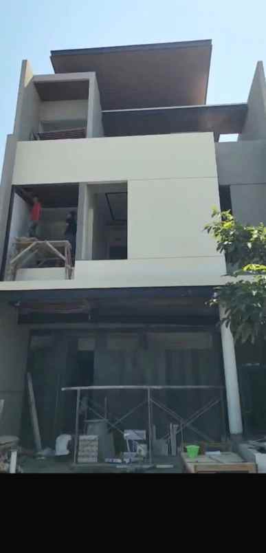 dijual rumah jalan crystal golf citraland