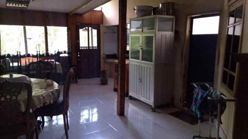 dijual rumah jalan goa ria no 26