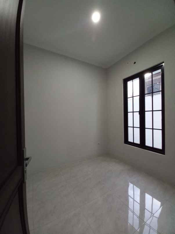 dijual rumah jalan h kocen