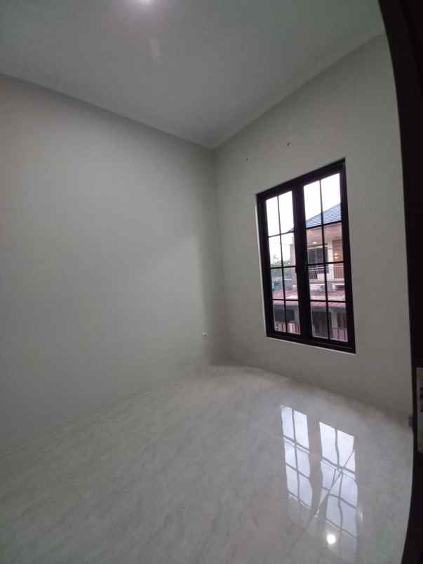 dijual rumah jalan h kocen