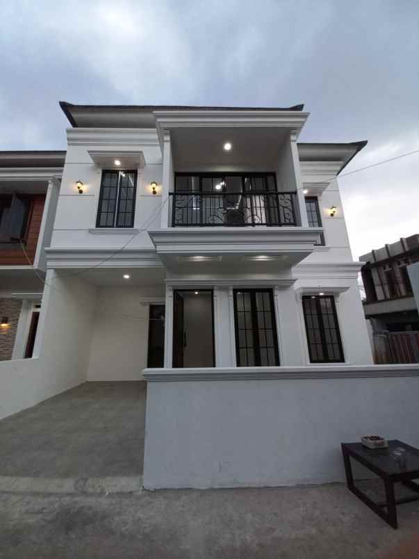 dijual rumah jalan h kocen