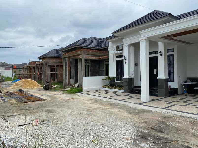 dijual rumah jalan hr subrantas pekanbaru