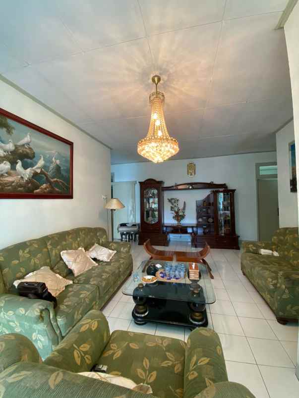 dijual rumah jalan jupiter margahayu raya