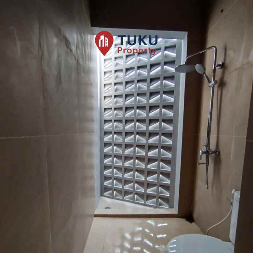 dijual rumah jalan kemiri raya pondok