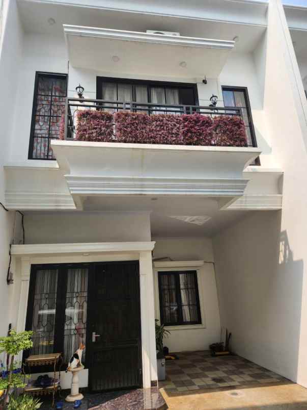 dijual rumah jalan m kahfi 2 jagakarsa