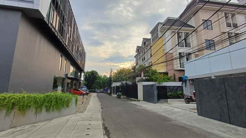 dijual rumah jalan mampang prapatan