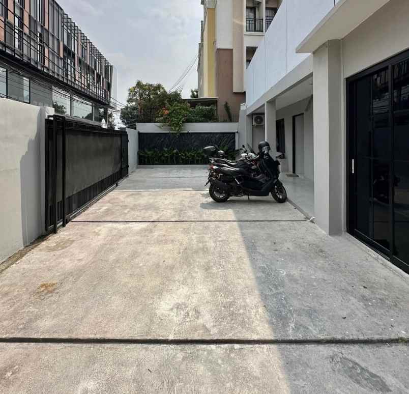 dijual rumah jalan mampang prapatan