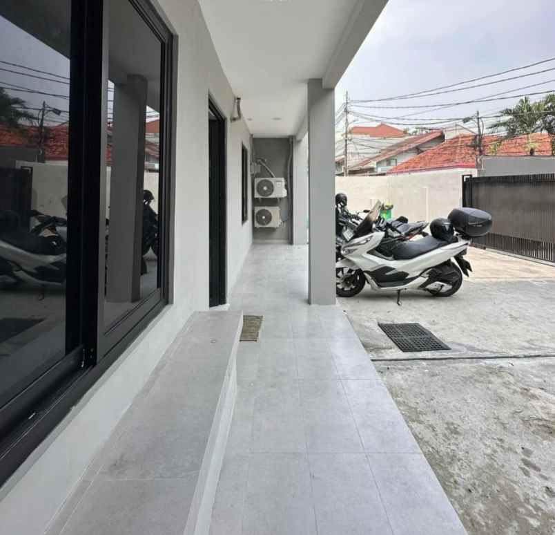 dijual rumah jalan mampang prapatan