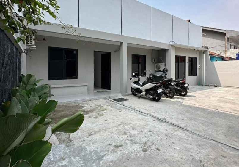 dijual rumah jalan mampang prapatan
