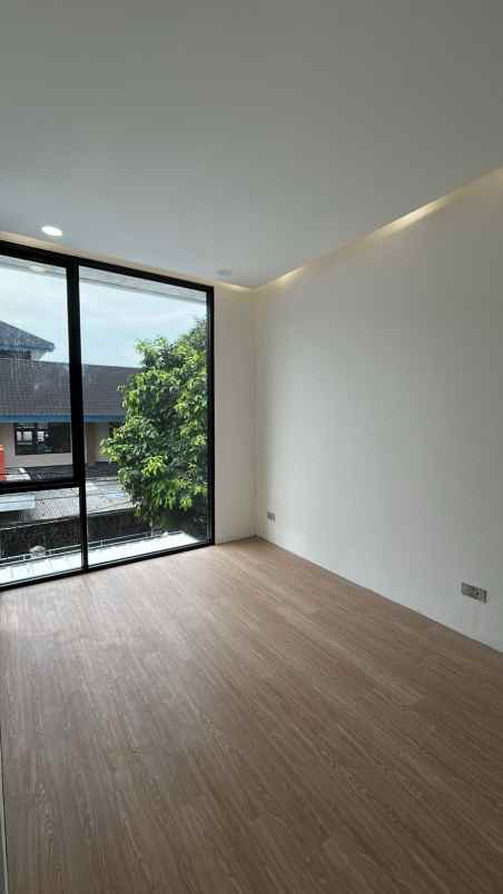 dijual rumah jalan nangka cengkareng