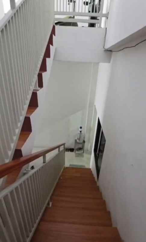 dijual rumah jalan panglima sudirman