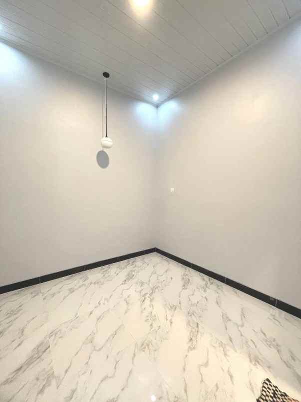 dijual rumah jalan raya arinda pondok aren