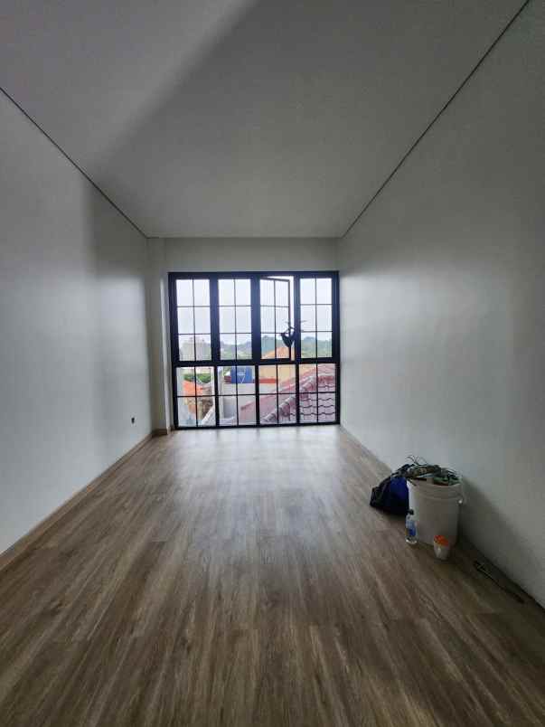 dijual rumah jalan raya cilandak