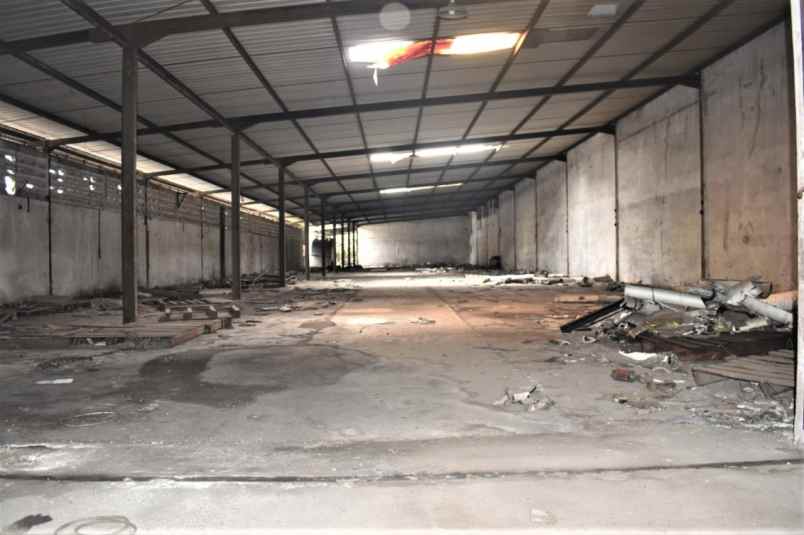 dijual rumah jalan raya kaliabang