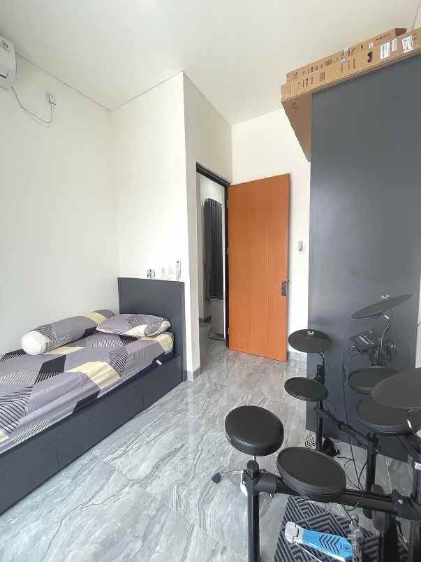 dijual rumah jalan raya parigi