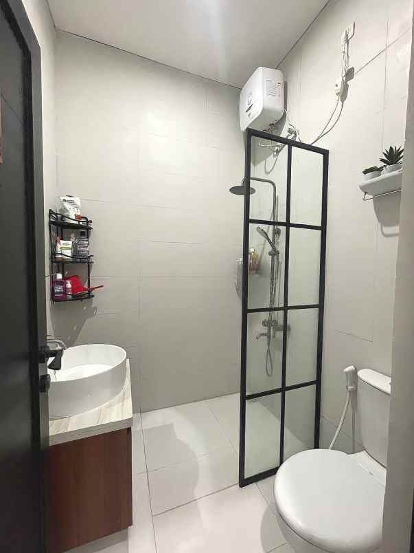 dijual rumah jalan raya parigi