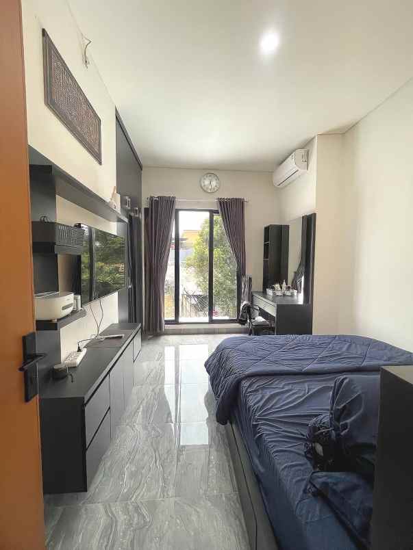 dijual rumah jalan raya parigi