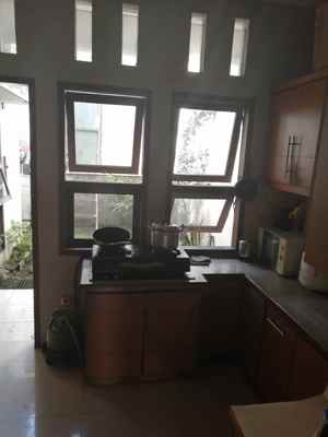 dijual rumah jalan sukajadi atas gg