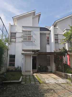 dijual rumah jalan sukajadi atas gg