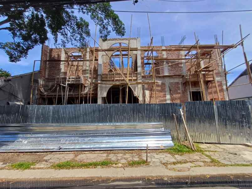 dijual rumah jati padang