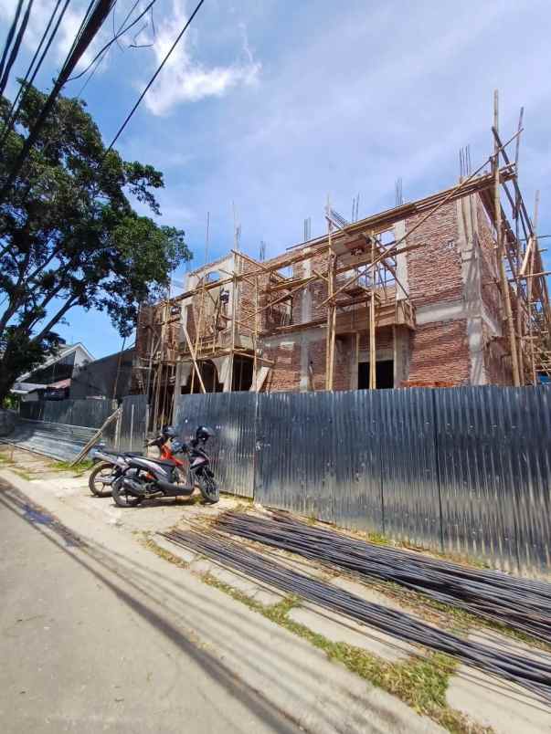 dijual rumah jati padang
