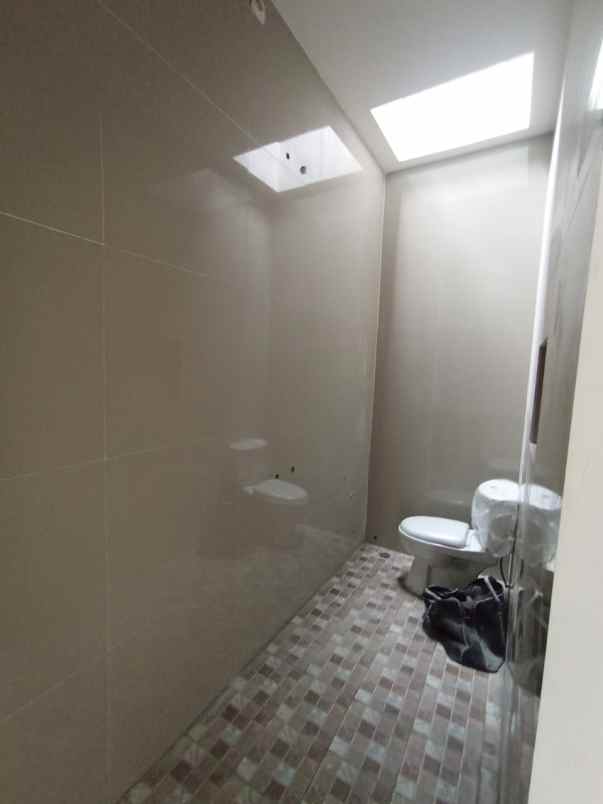 dijual rumah jl babatan