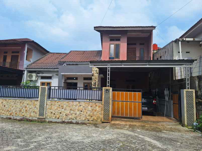 dijual rumah jl bukit barisan