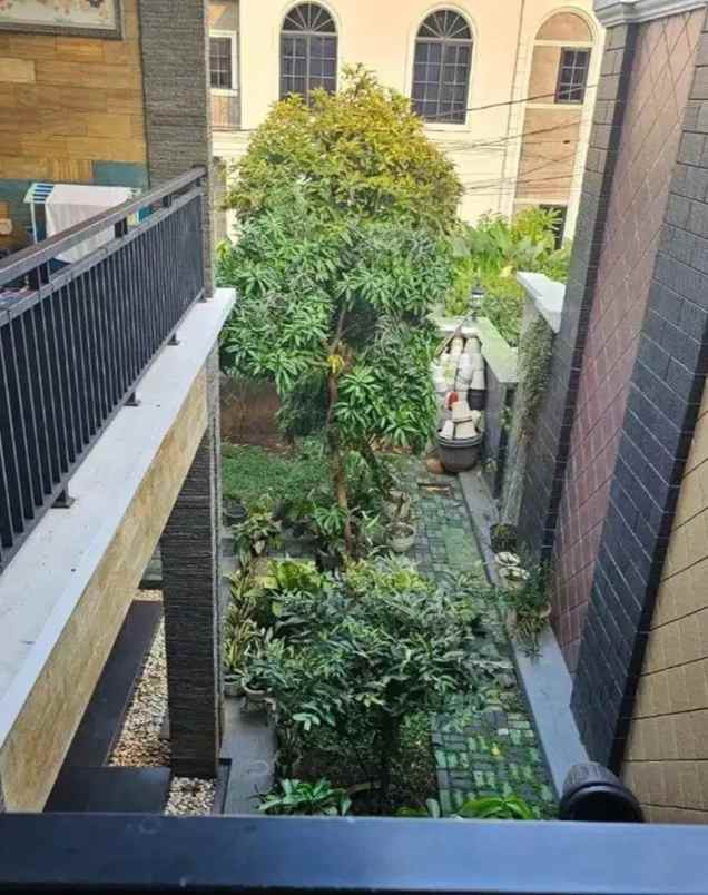 dijual rumah jl cakra wijaya cipinang