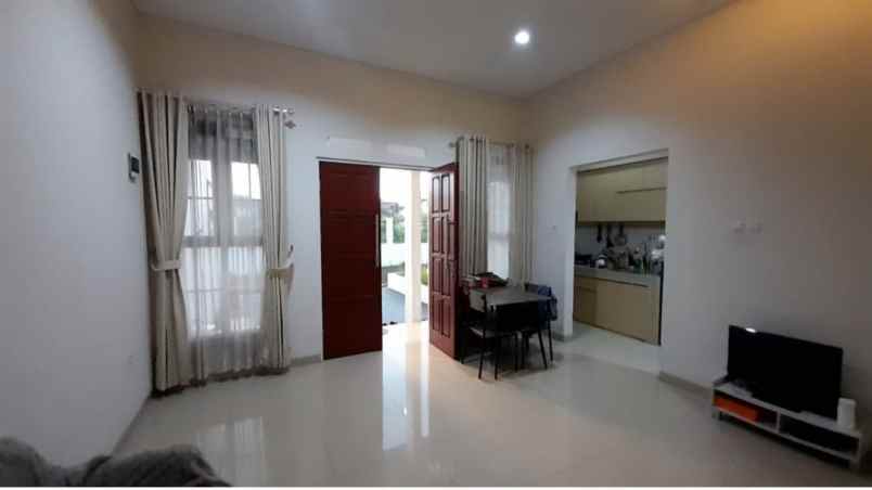 dijual rumah jl cicaranten kulon