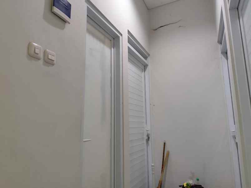 dijual rumah jl cicaranten kulon