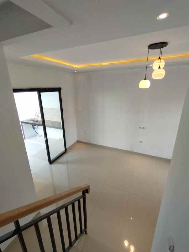 dijual rumah jl cilangkap raya kec