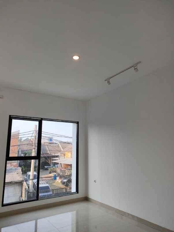 dijual rumah jl cilangkap raya kec