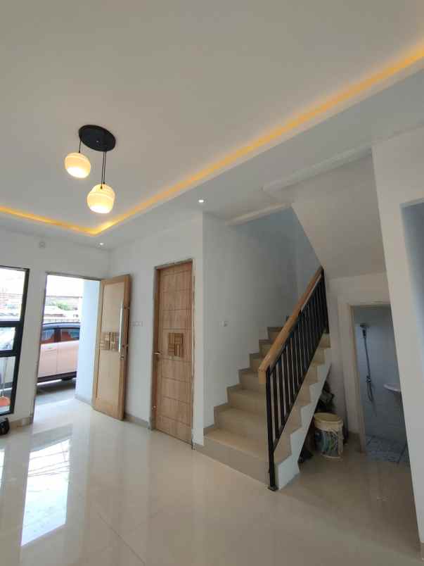 dijual rumah jl cilangkap raya kec