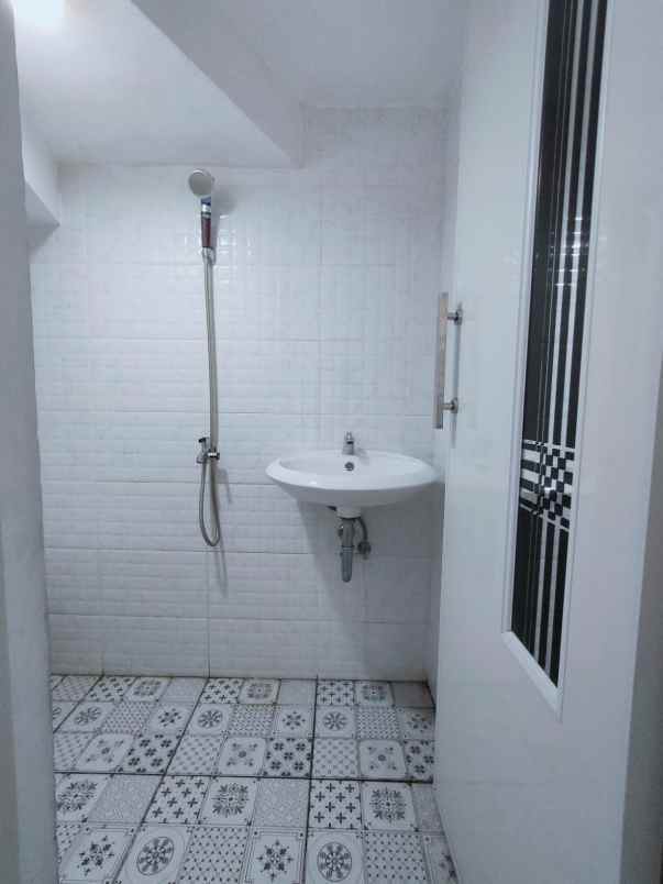 dijual rumah jl cilangkap raya kec