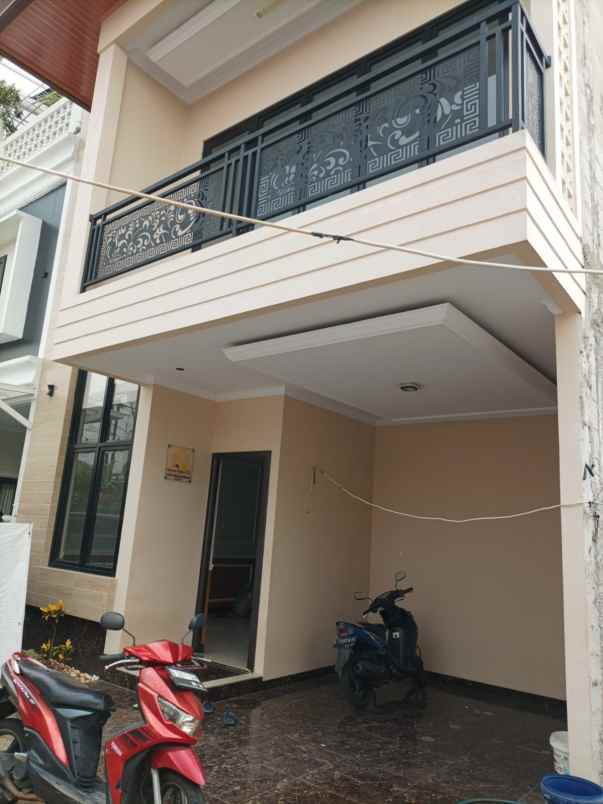 dijual rumah jl cipinang muara duren