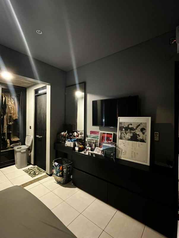 dijual rumah jl cisaranten wetan