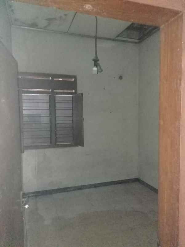 dijual rumah jl jadi kedungrejo