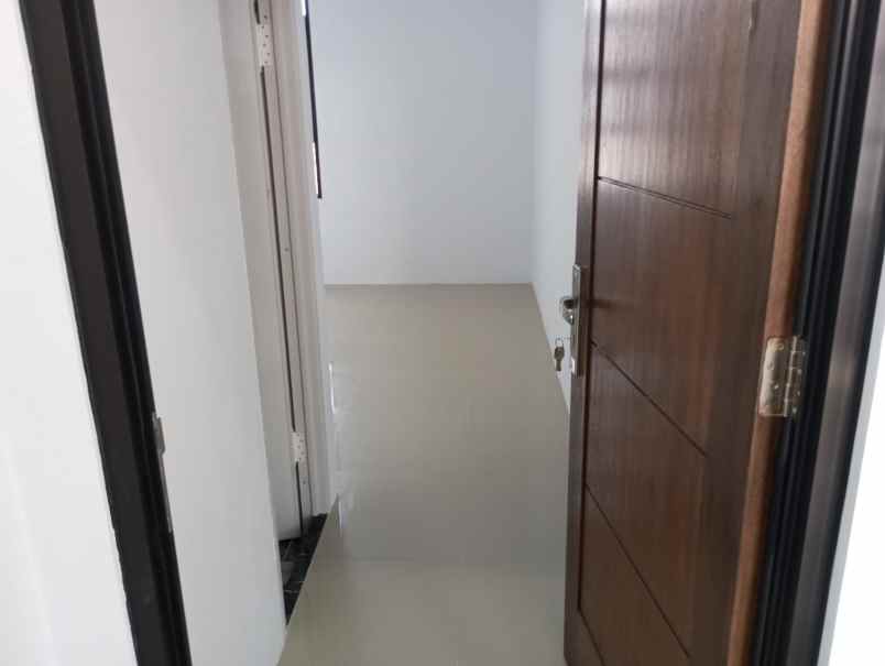 dijual rumah jl kalisari 3 cijantung