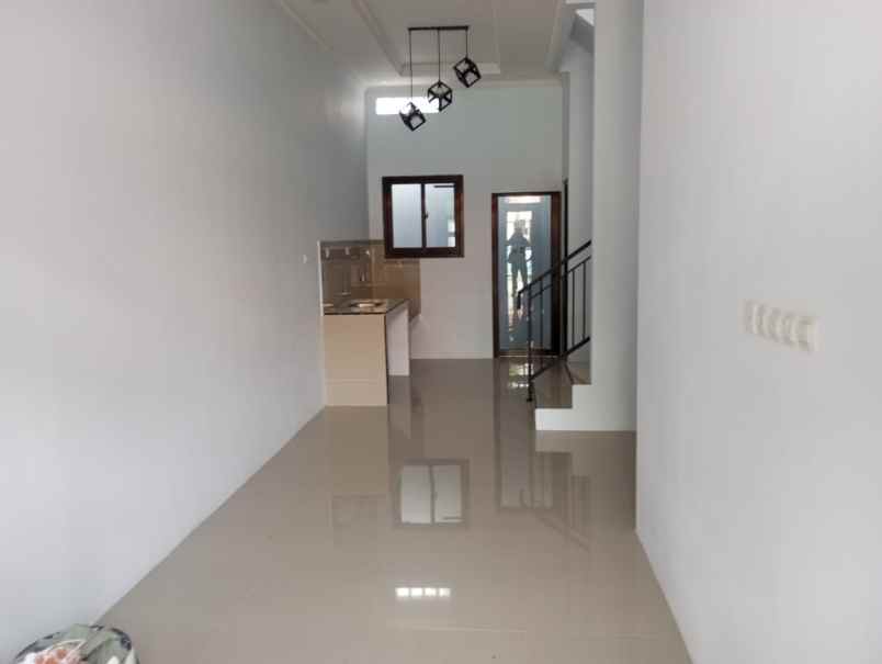 dijual rumah jl kalisari 3 cijantung