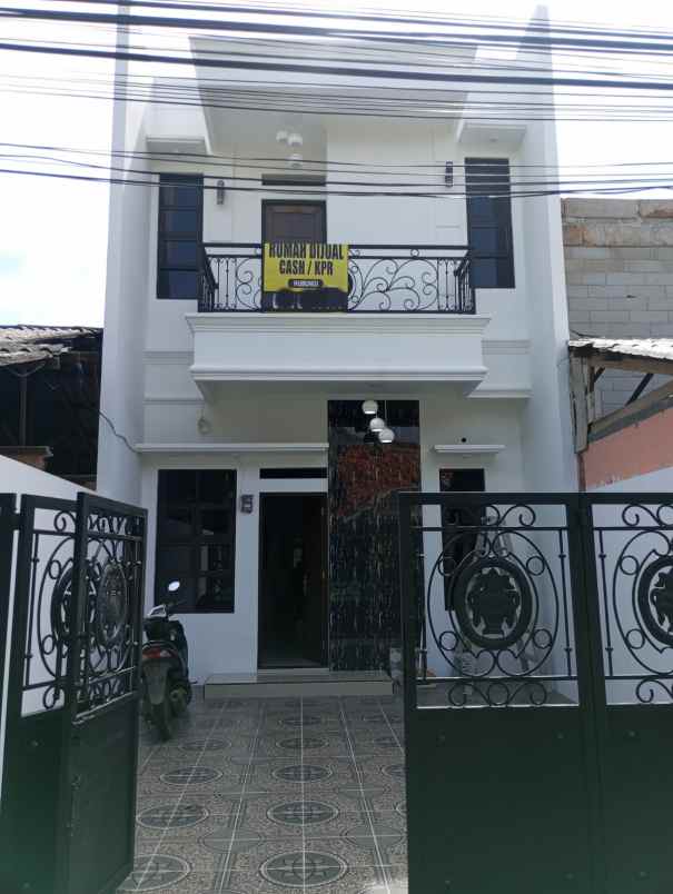 dijual rumah jl kalisari 3 cijantung